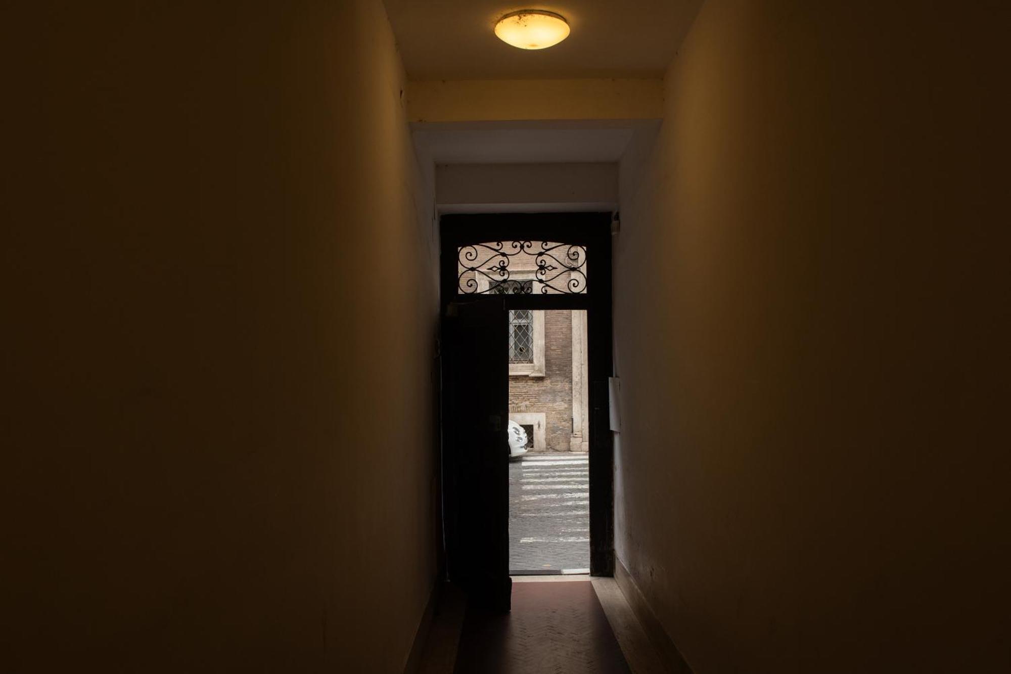 Colosseum View Accomodation Рим Екстериор снимка