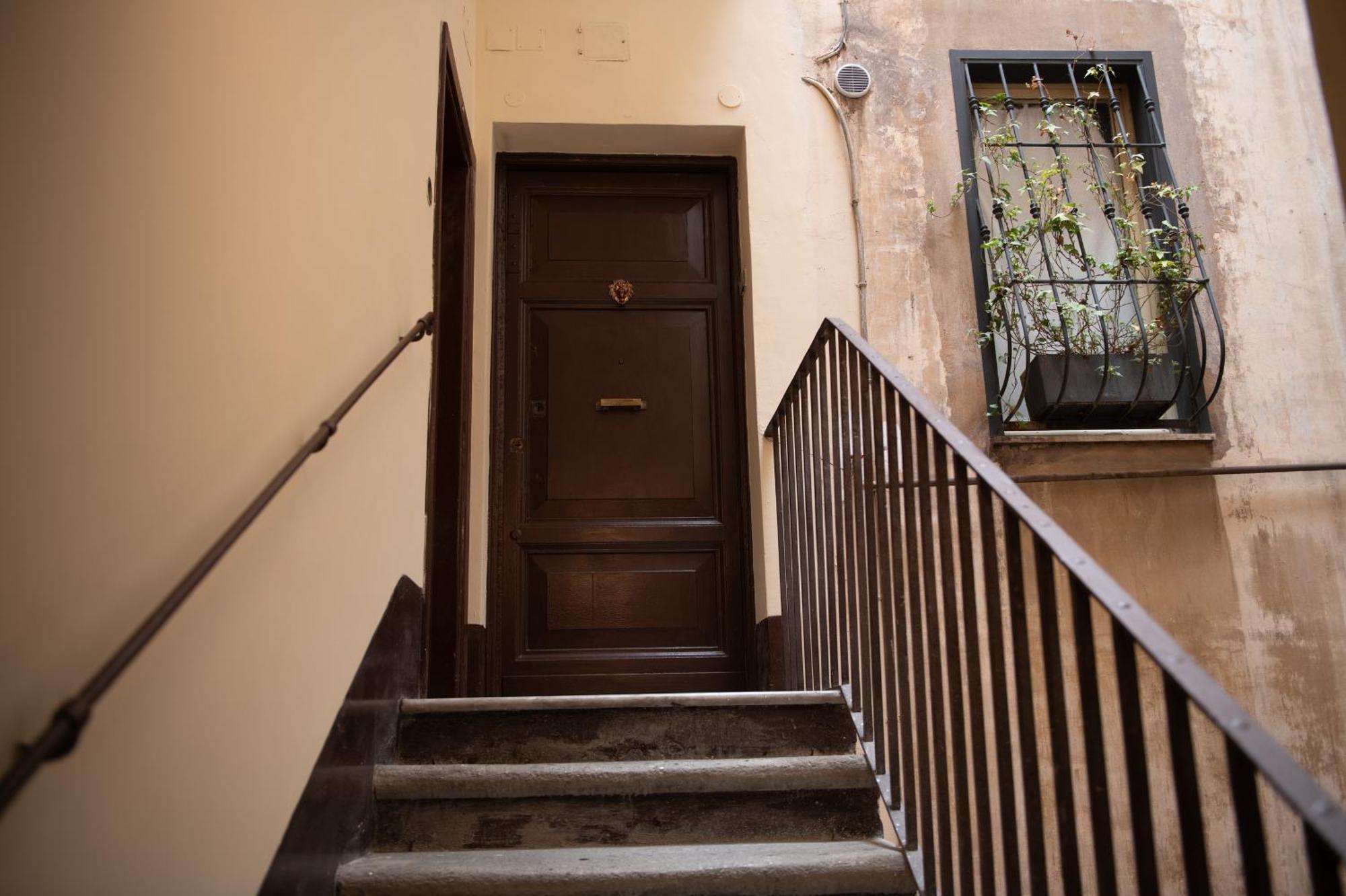 Colosseum View Accomodation Рим Екстериор снимка