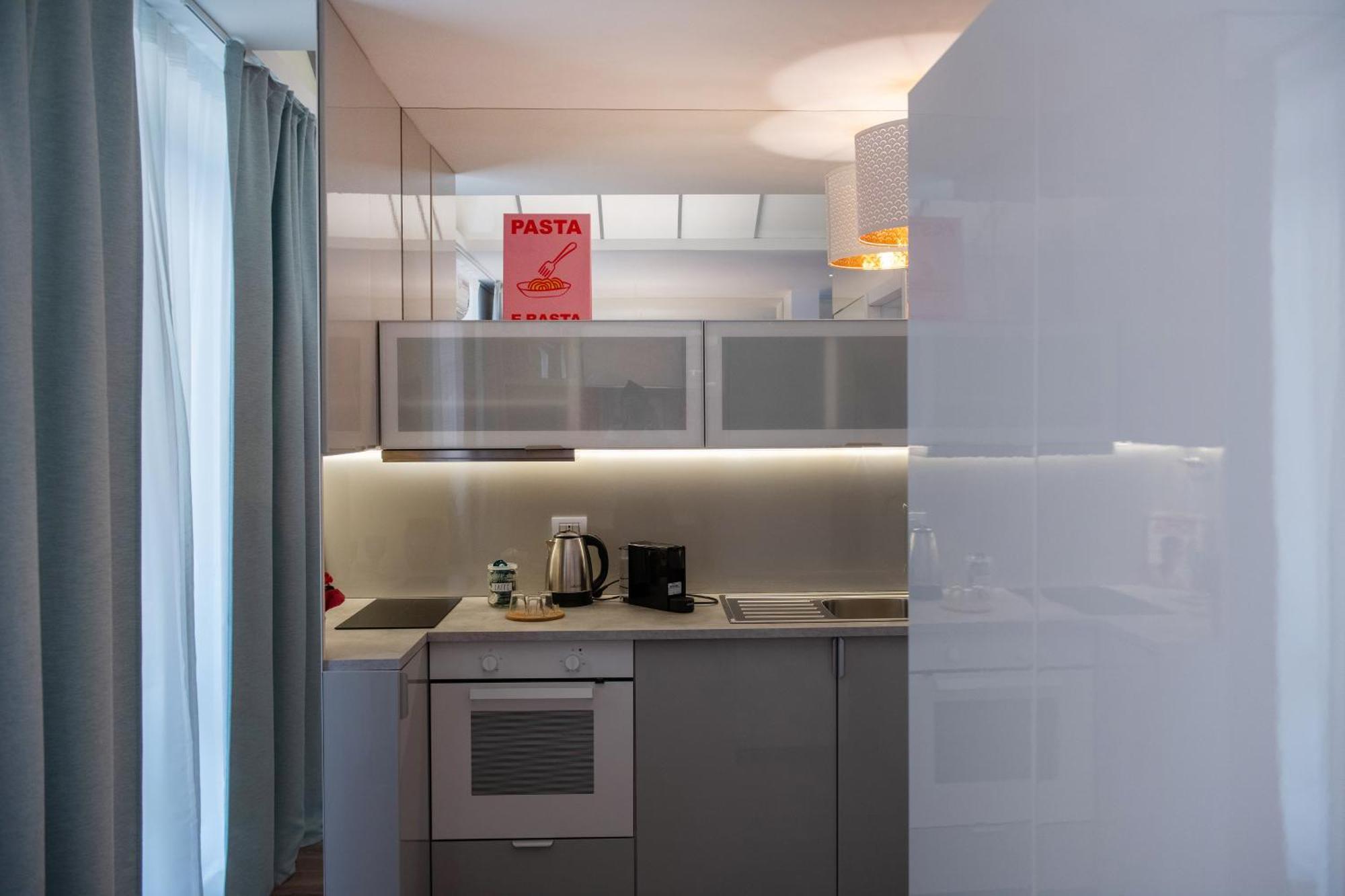 Colosseum View Accomodation Рим Екстериор снимка