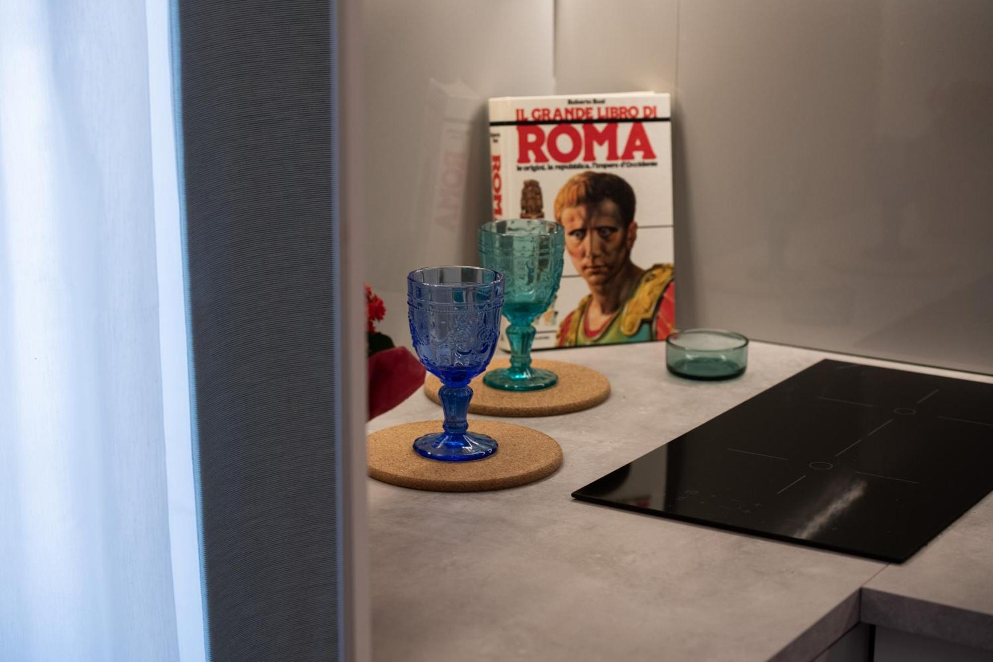 Colosseum View Accomodation Рим Екстериор снимка